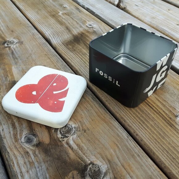 2018 Fossil Tin Letter collection Ampersand - Picture 1 of 4